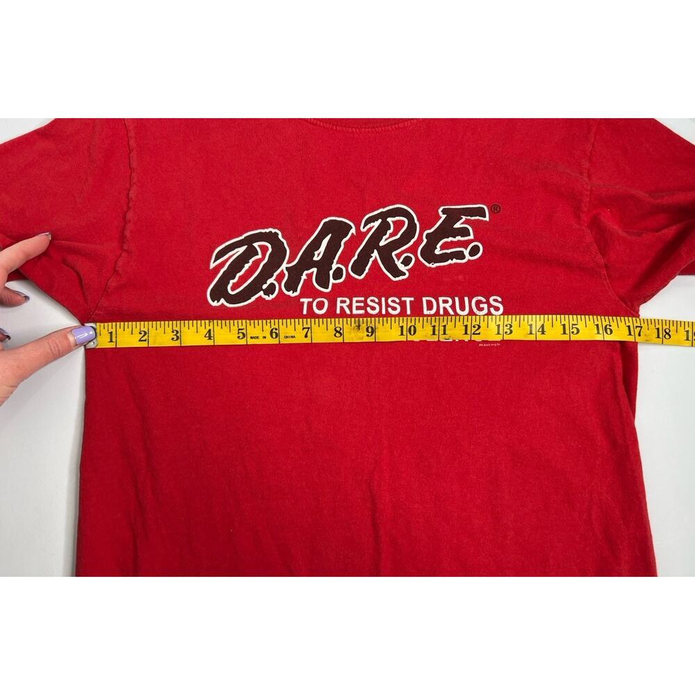 Vintage Dare Shirt Red Resist Drugs Fruit of the Loom Silver Y2K 90s Size Small - Picture 10 of 12
